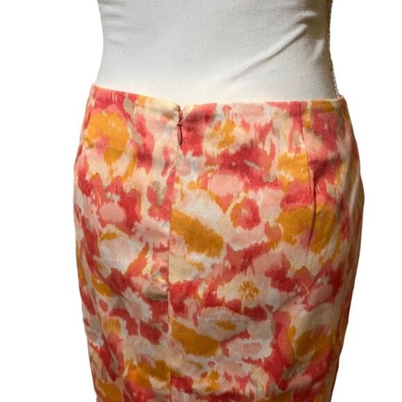 Talbots Pencil Skirt Pink and Orange Floral Lined Back Zip and Slit Size 12P - Picture 4 of 10